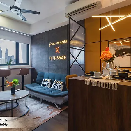 Chambers Signature Suites, Kuala Lumpur Room photo