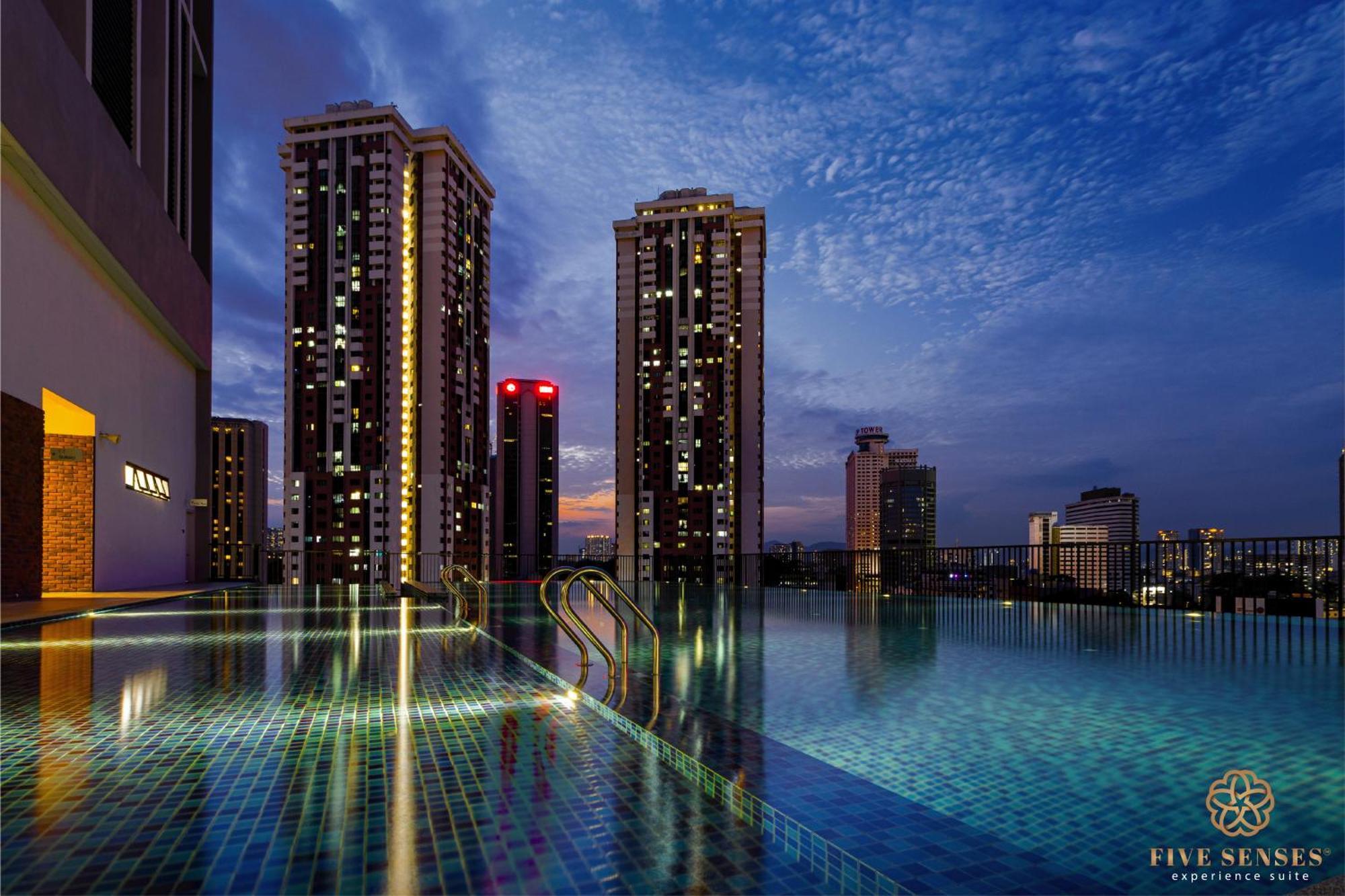 Chambers Signature Suites, *
